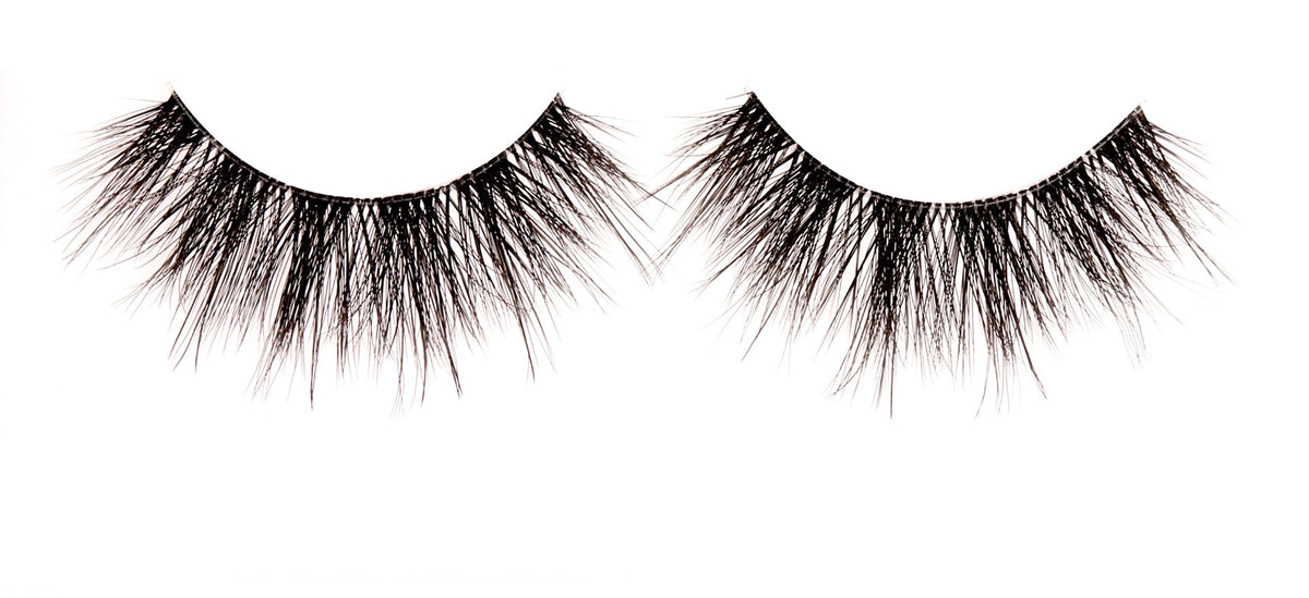 A single pair of Ardell 3D Faux Mink 863 featured as full, fluttery, and glamorous