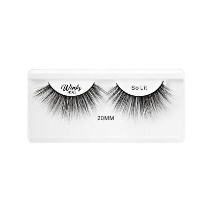 1 pair of lashes on tray