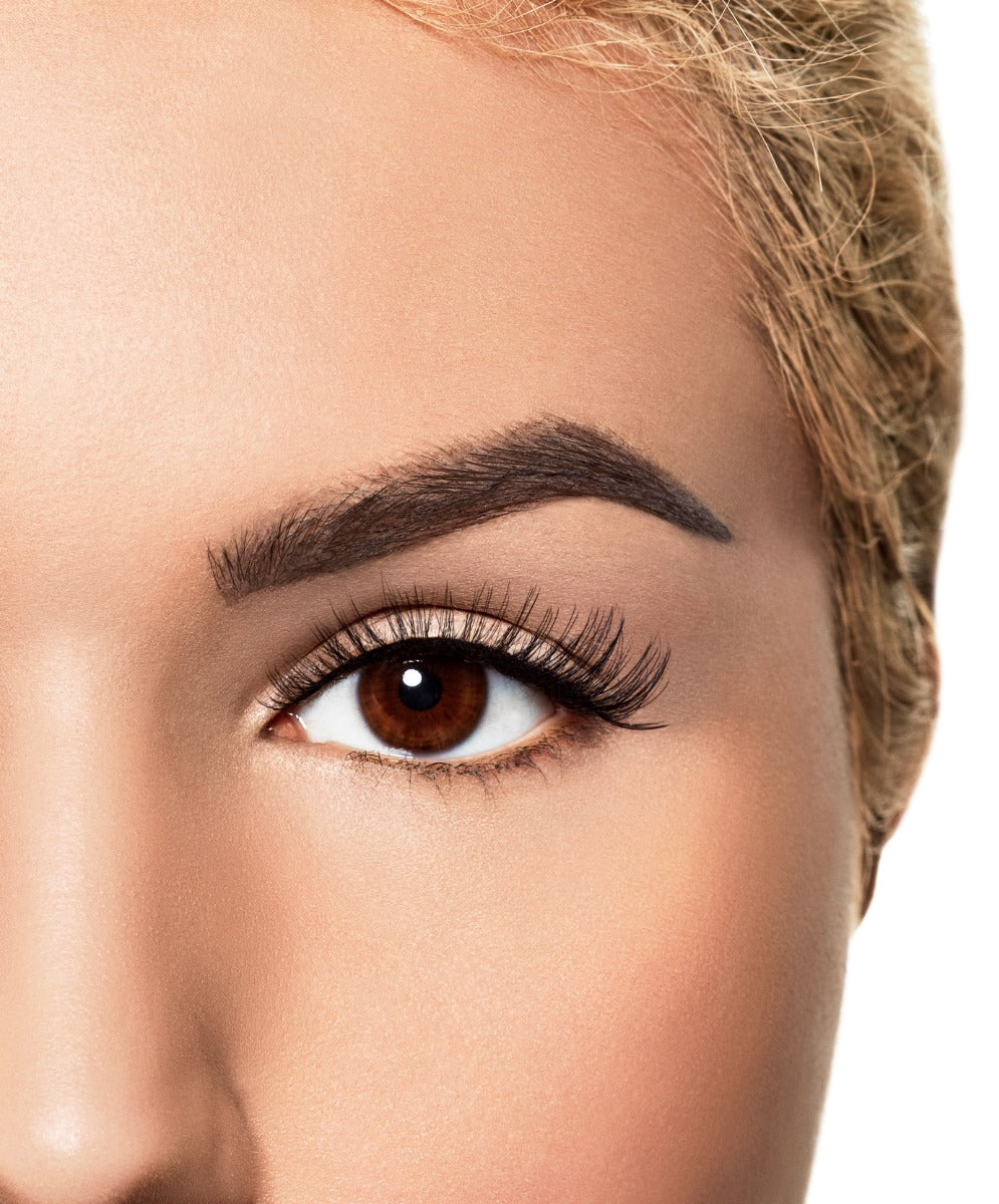 Front packaging of Winks Half & Half Pre-Cut Lashes Déjà vu